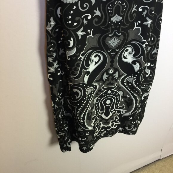 Athleta Athletic Dress Size ST Womans Tall Black Paisley Racer Back Built In Bra - Picture 15 of 16